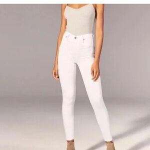 ABERCROMBIE & FITCH WHITE JEANS /HIGH RISE SIMONE SUPER SKINNY,SIZE 24/00 S👖🤍